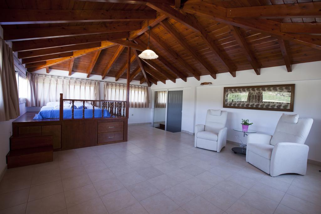 Villa Nefeli คิโอตาริ ภายนอก รูปภาพ